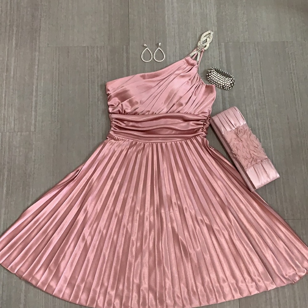 Pink one shoulder dress - Picture 2 of 16